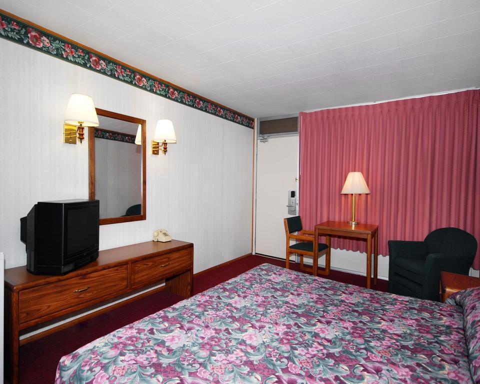 וול Econo Lodge חדר תמונה