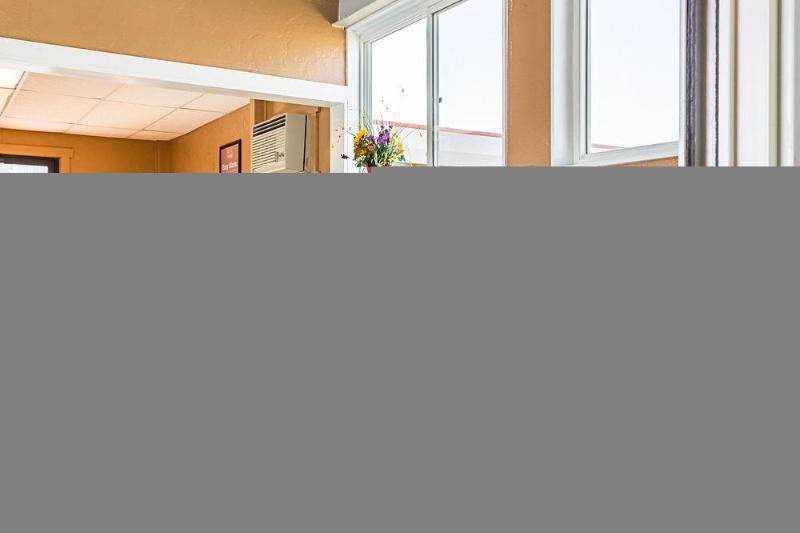וול Econo Lodge מראה חיצוני תמונה